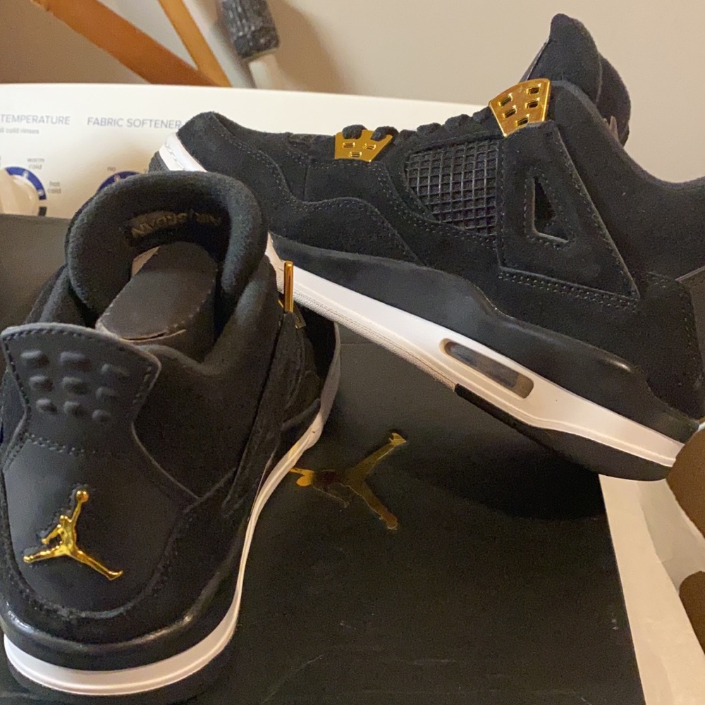 Royalty 4s